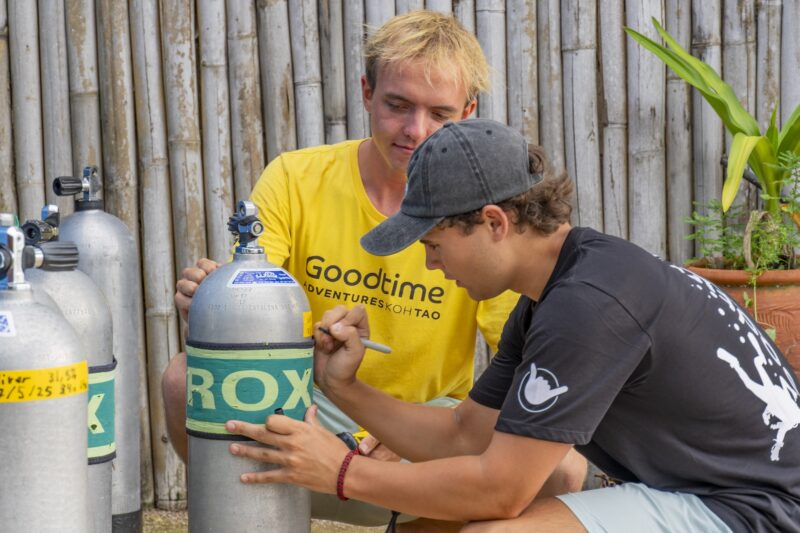 SSI Nitrox Specialty course. Student marking tanks.