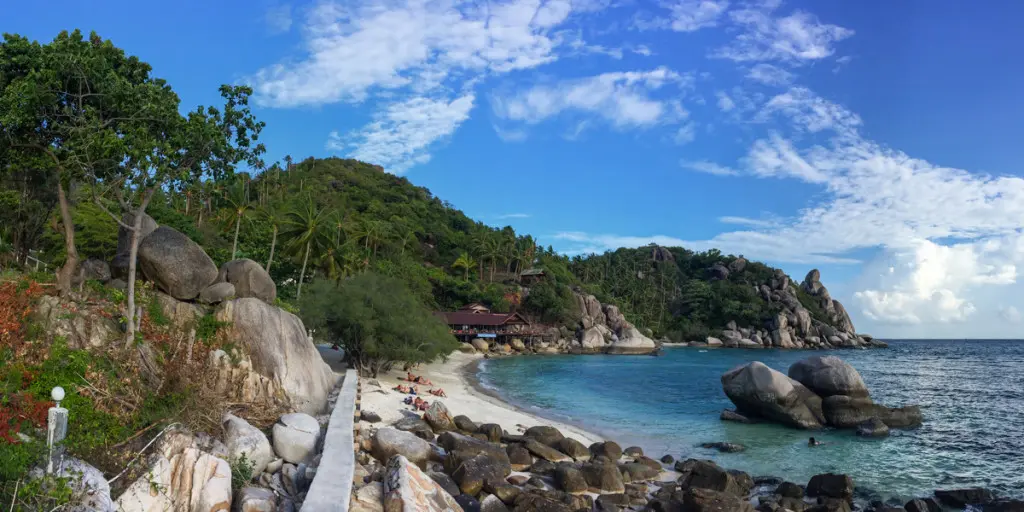 Top 5 Must-Visit Beaches in Koh Tao, Thailand 4 A small footpath runs from the southern town of Chalok around the coast to Freedom Beach.