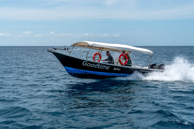 How to get to Koh Tao Goodtime Adventures Koh Tao. BSAC Boat Handling Workshop skills demo.